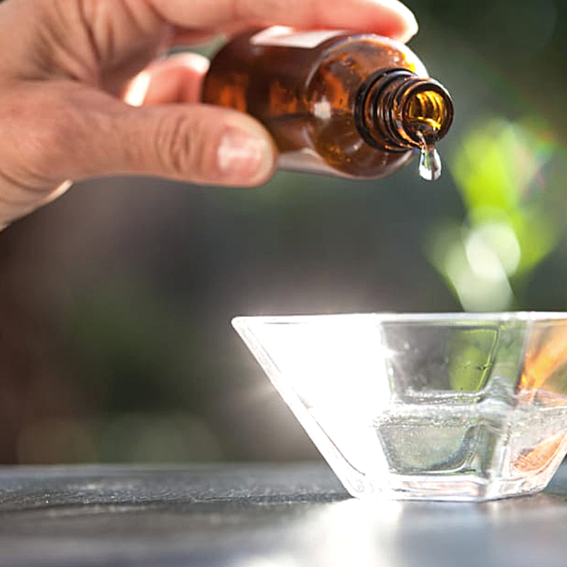 blending essential oils